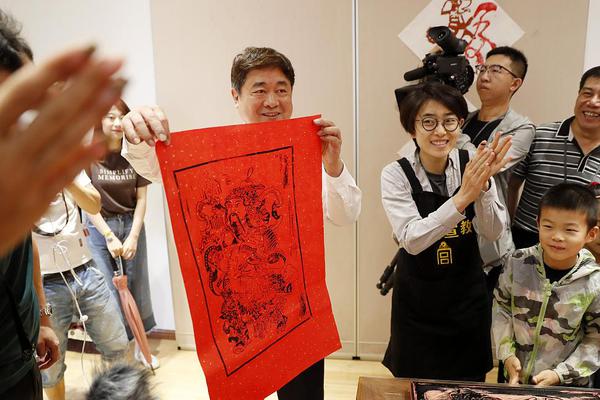 到異界泡妞去txt下載