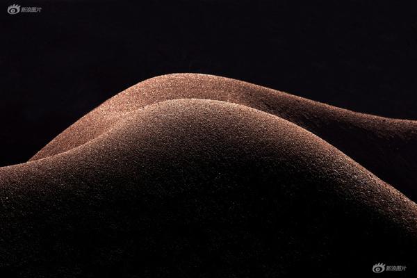 《萬人嫌的逆襲》by黑西裝