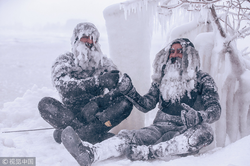 坐在胯上+蹭+h男男文章