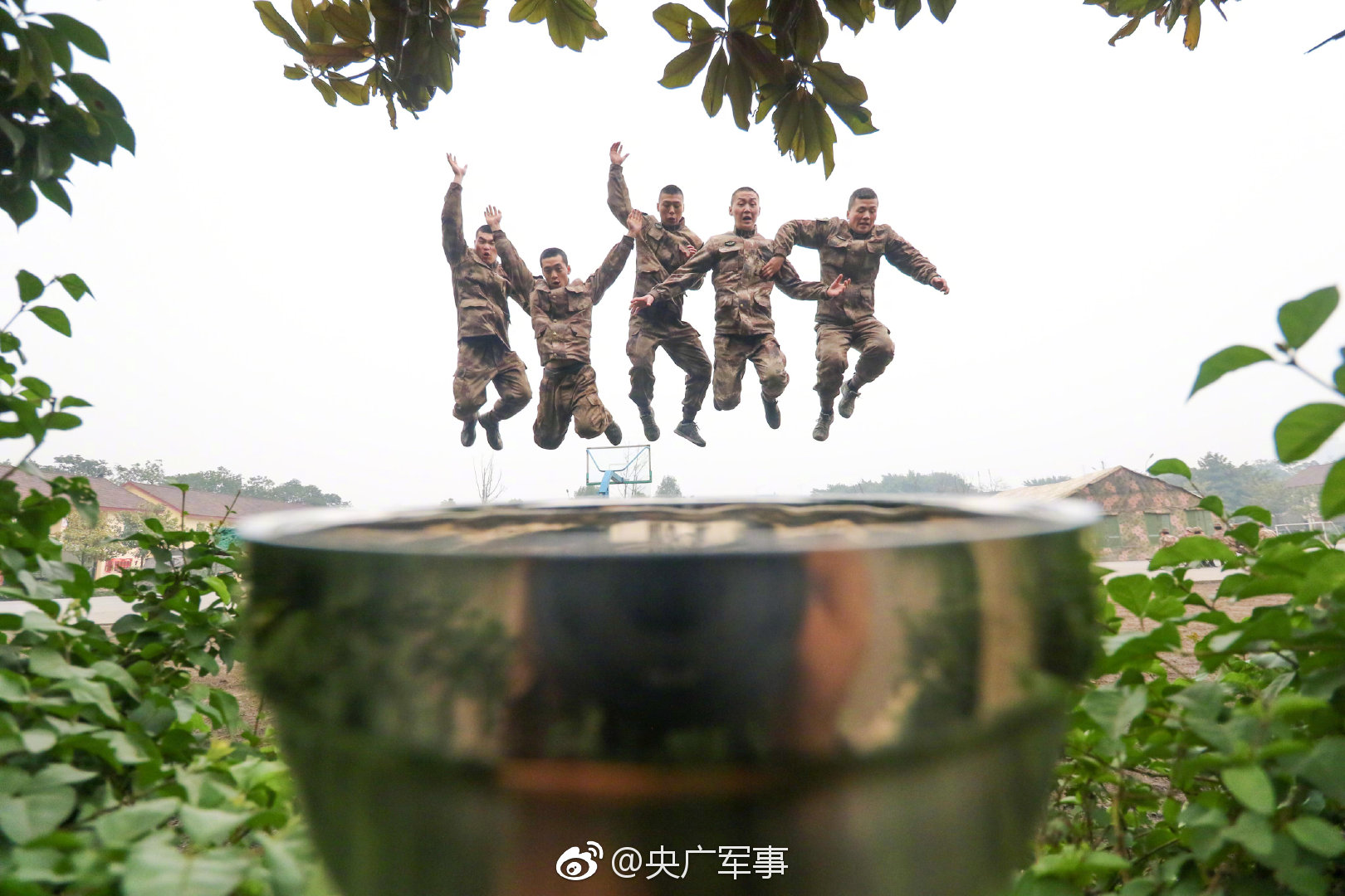 誘因by不是又一