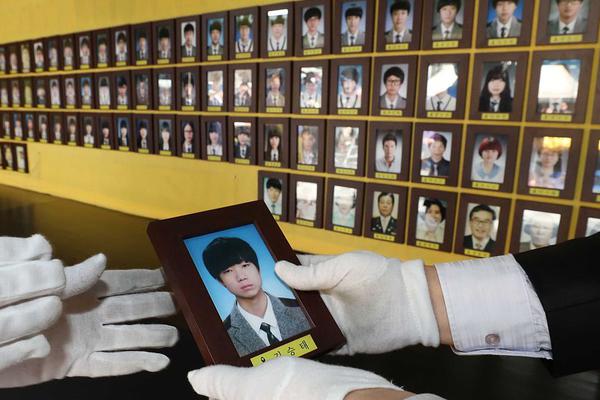 月上重火by天籟紙鳶