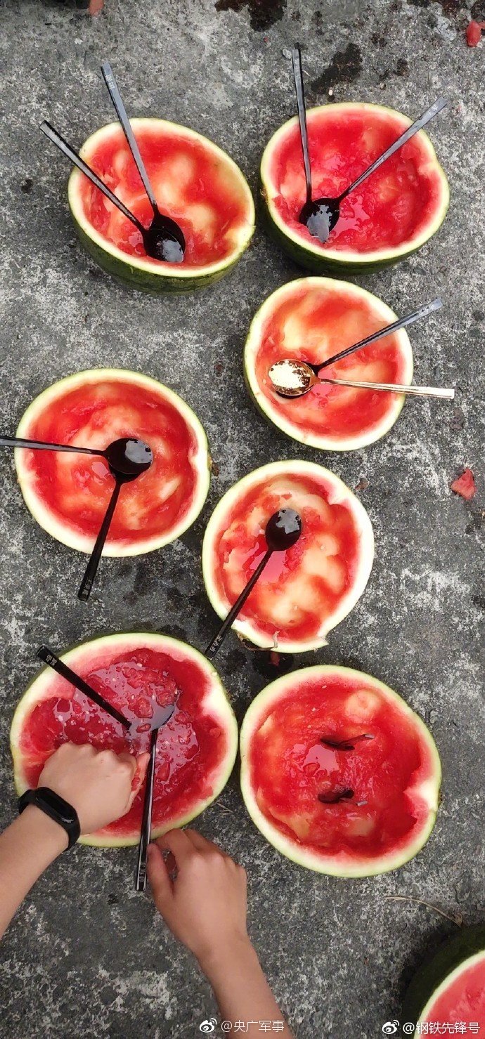 多男主1v3軍婚小說片段